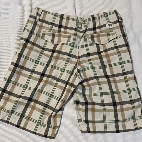 Aeropostale cream and brown plaid shorts 33 inch waist - Picture 6 of 6